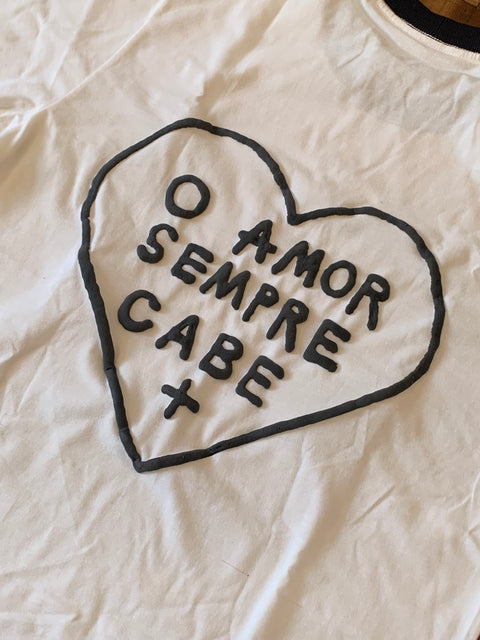 CAMISETA O <AMOR SEMPRE CABE3 +