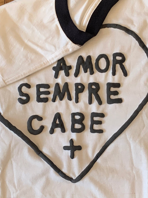 CAMISETA O <AMOR SEMPRE CABE3 +